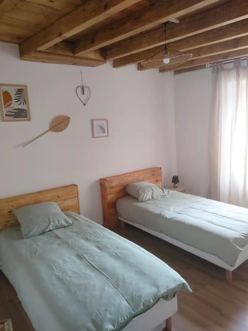 Gite Chaleureux Au Coeur Du Village Roquetaillade Bagian luar foto