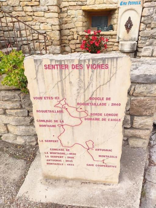 Gite Chaleureux Au Coeur Du Village Roquetaillade Bagian luar foto
