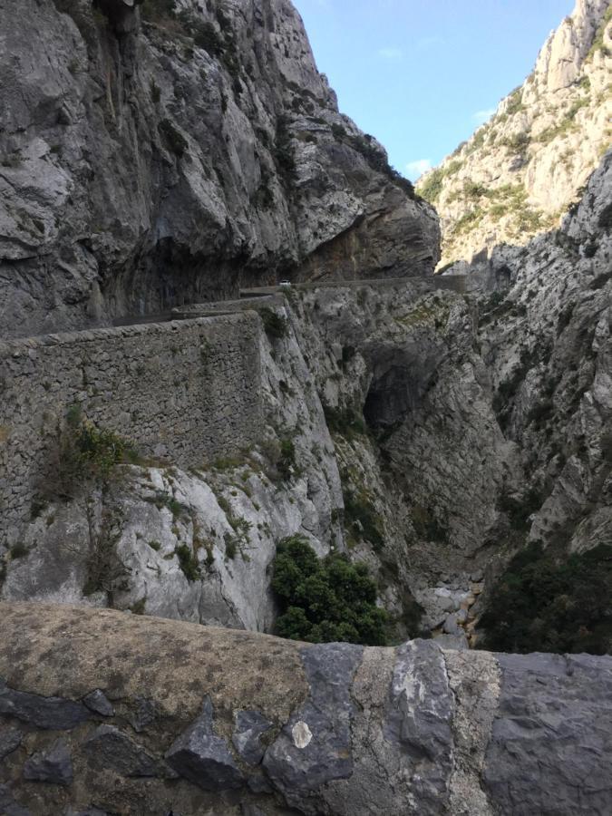 Gite Chaleureux Au Coeur Du Village Roquetaillade Bagian luar foto